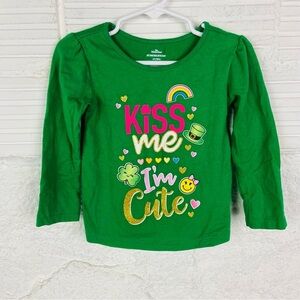 Way to celebrate st. Patrick’s Day Green Long Sleeve kiss me I’m cute Tee SZ 2T